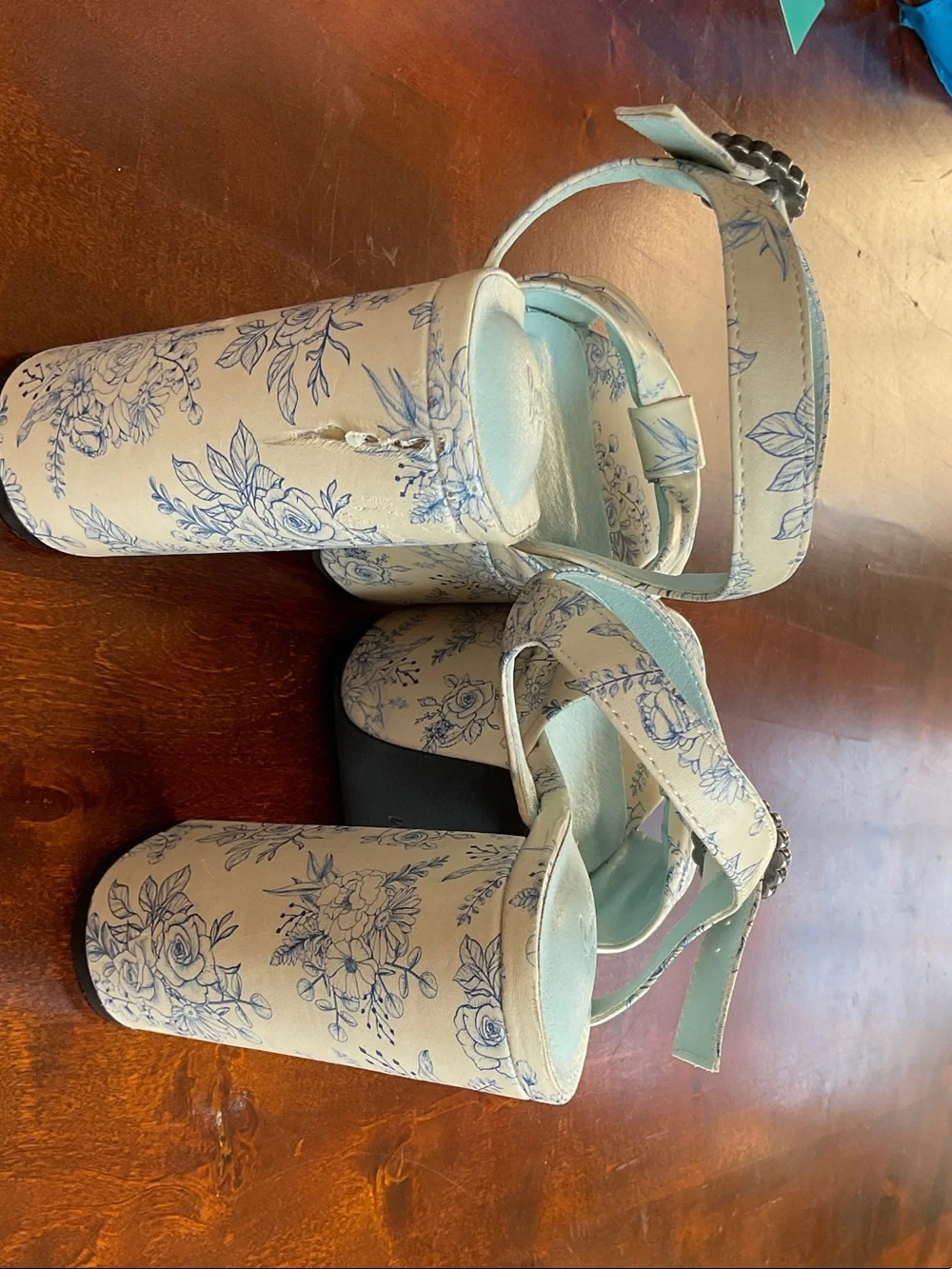 Sugar Thrillz Blue & White Floral Bow Platform Sandals